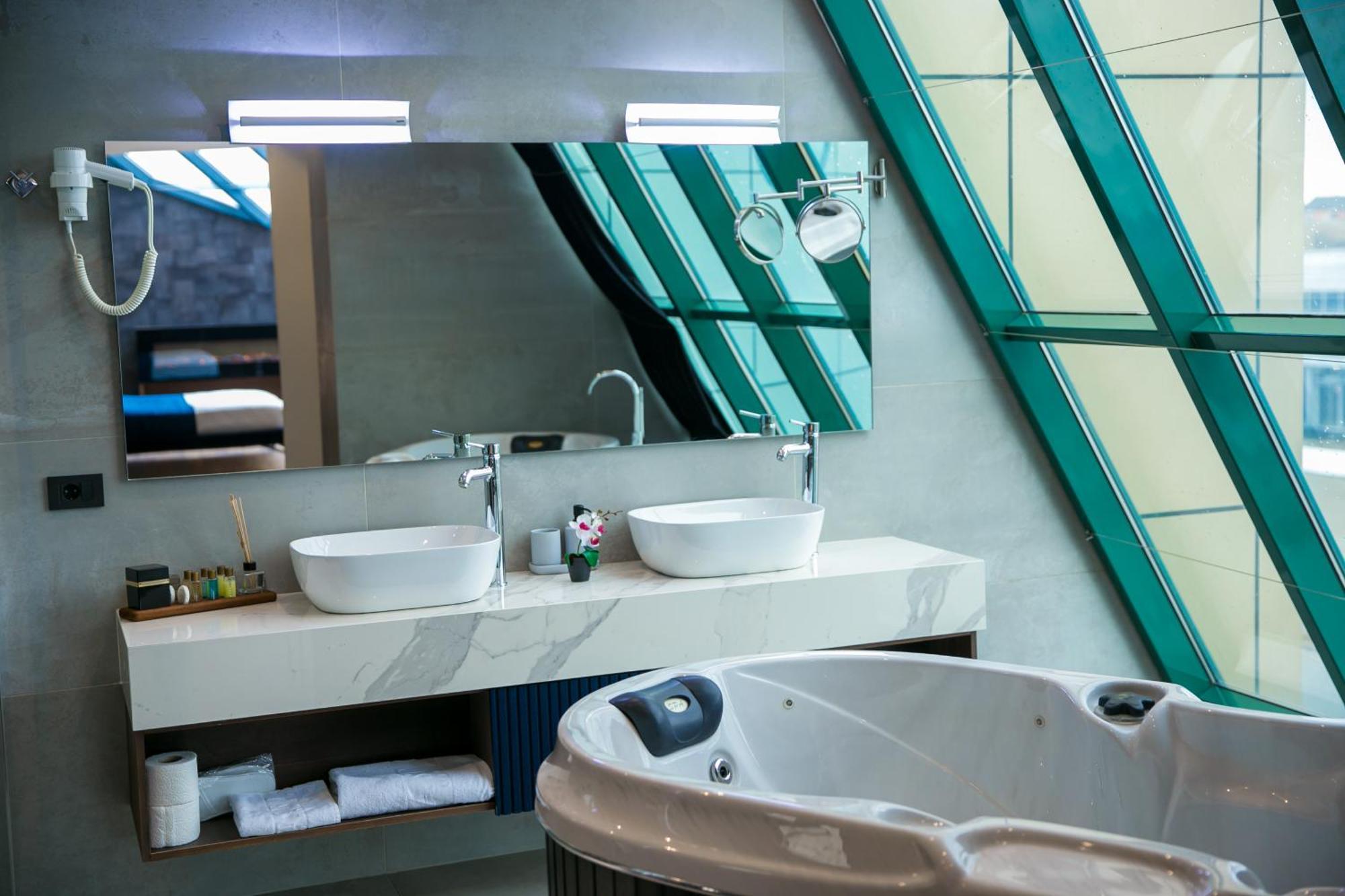 Astoria Luxury & Spa Gjilan Buitenkant foto