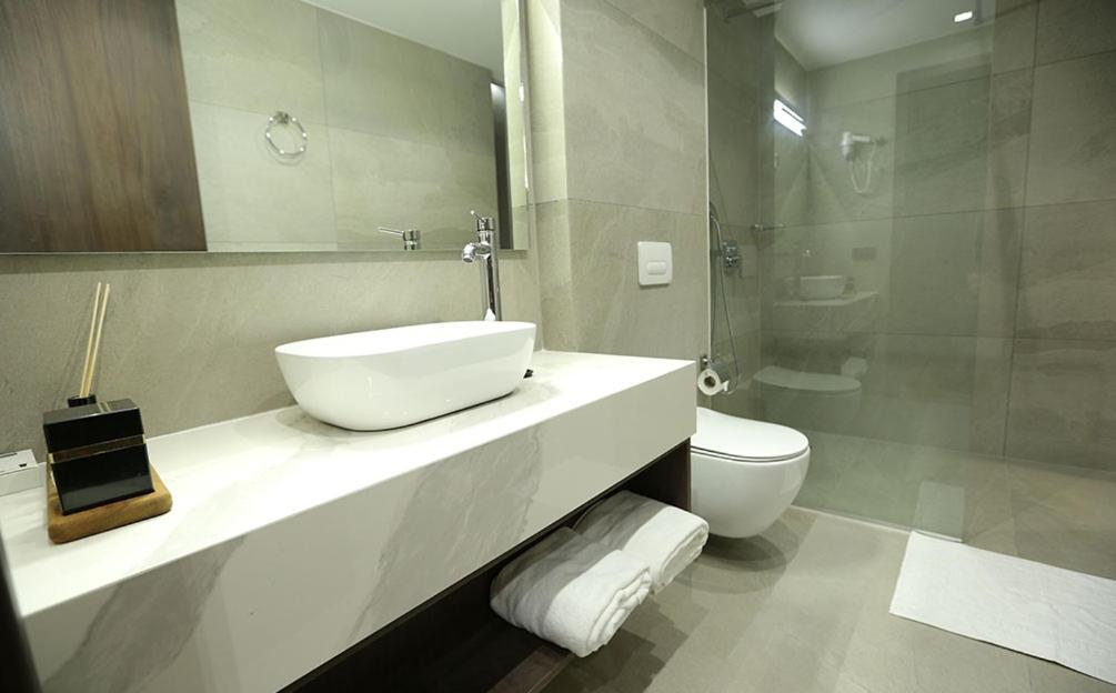 Astoria Luxury & Spa Gjilan Buitenkant foto